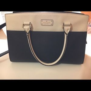 Kate spade bag barely used.